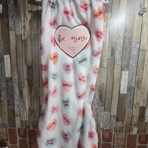 Conversation Heart plush throw 50 x 60
